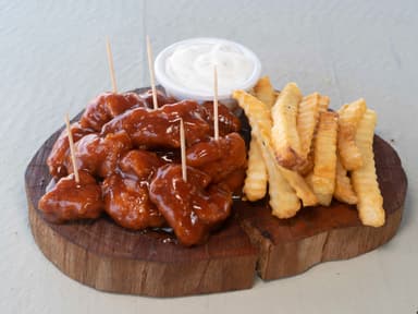 Boneless Chicos