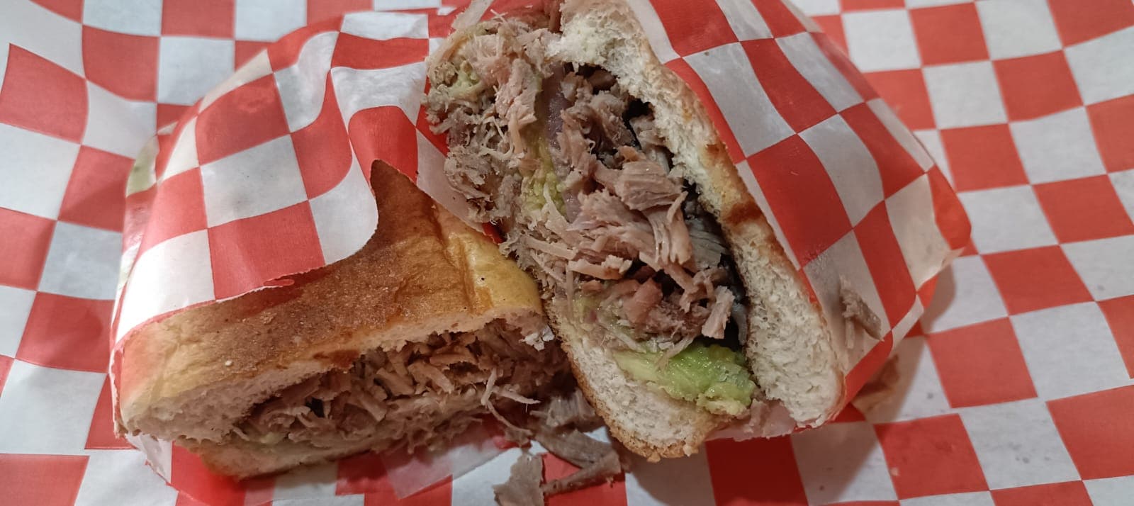 Torta Mixta de Carnita y Buche
