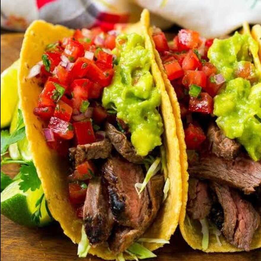 3 Tacos Carne Asada Res + Taco de Frijol Harina