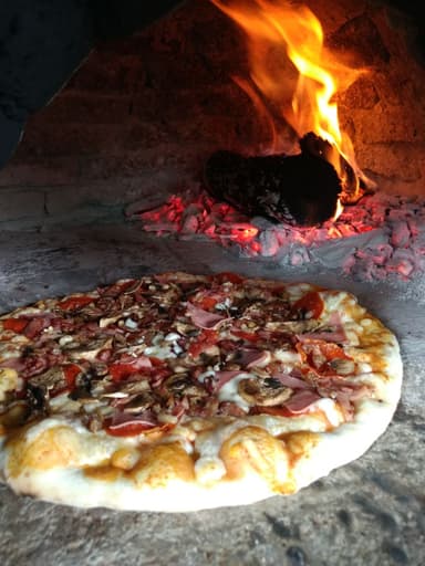 Pizza Carnes Frías
