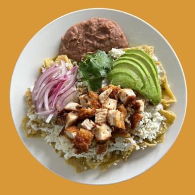 Chilaquiles con Milanesa de Pollo Grandes