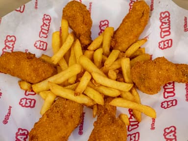 Alitas x 6 con Papas a la Francesa