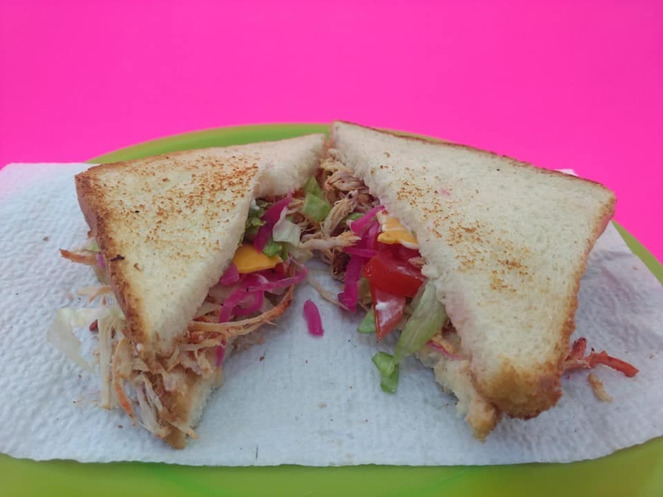 Sándwich de Pollo y Queso Daisy