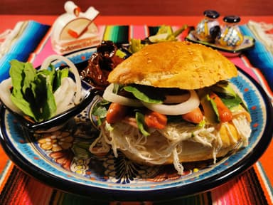 Cemita de Salchicha