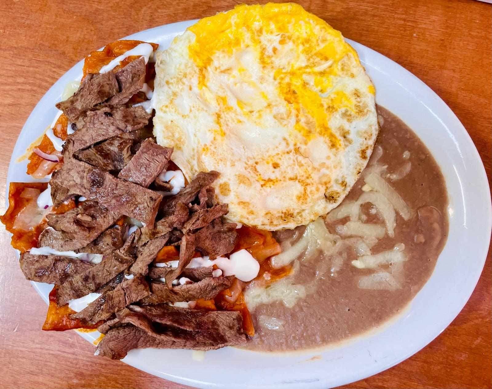 Chilaquiles con Carne+Bebida Free