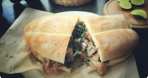 2 Tortas de Carnitas