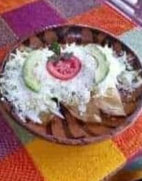Empanadas Surtidas de Pollo, Carne y Quesillo