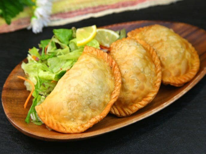 empanadas rellena de carne queso