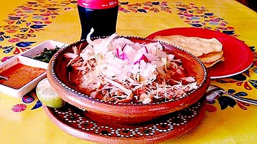 Pozole Rojo + Refresco