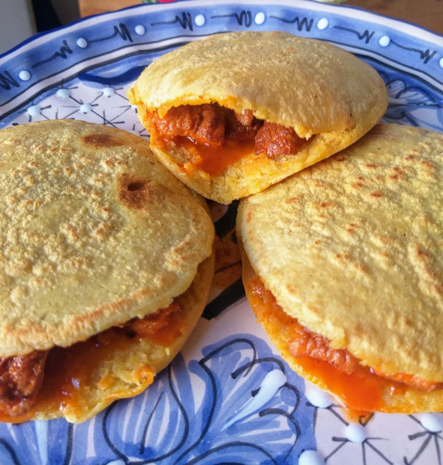 GORDITAS GUISADO CHICHARRÓN