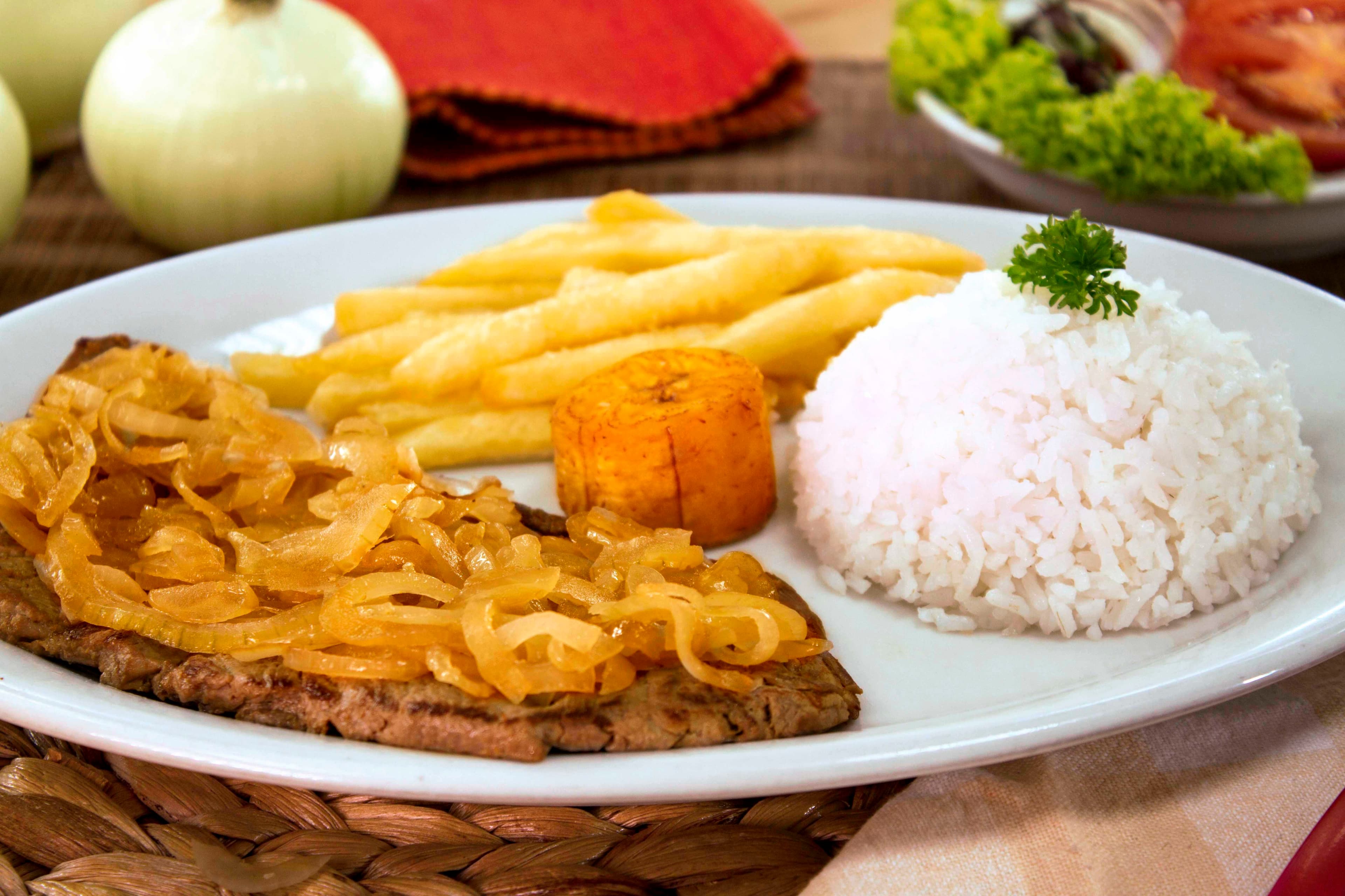 Carne Encebollada