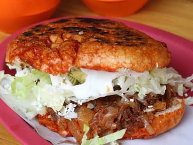 Pambazo de Tinga de Res 50%