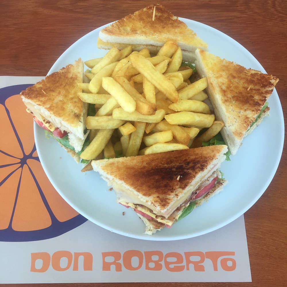 Club Sándwich de Pollo a la Brasa