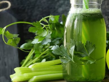 Agua de Apio con Pererjil