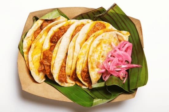 Pibi Tacos de Harina de Cochinita Pibil