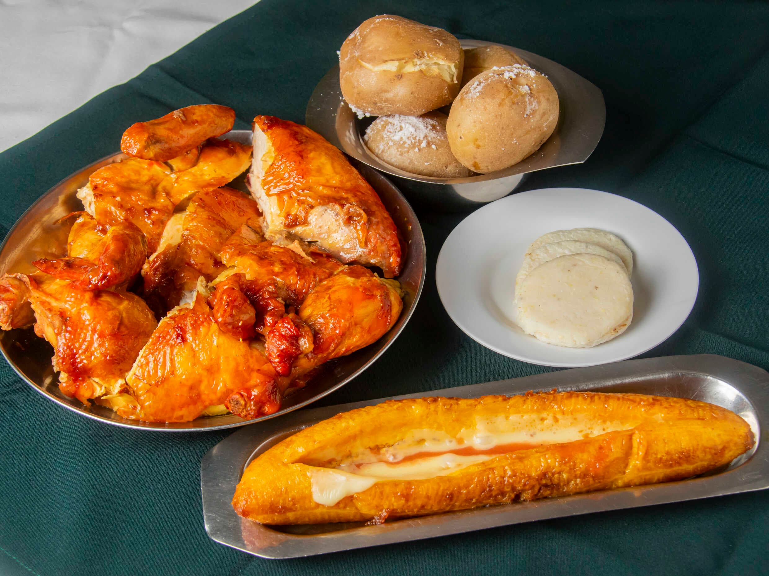 Pollo Asado o Frito 4 Acompañantes
