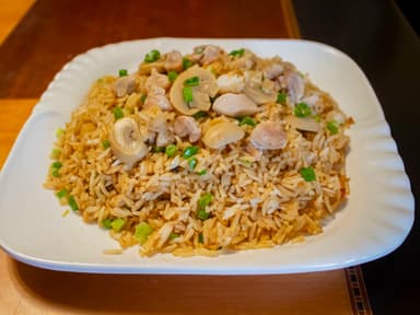 Chaufa con Pollo y Champiñón Menú