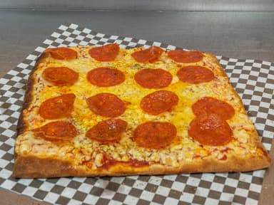 Amigos (1 Pizza 1 ing + Palitos + Refresco 1.5L)