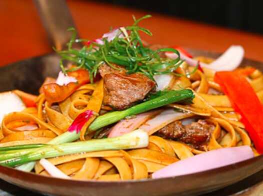 Tallarín Saltado de Carne