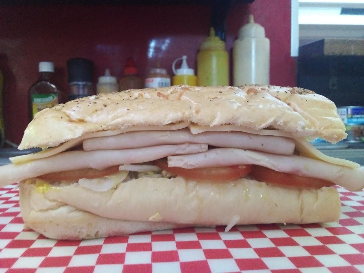 Sandwich Jamón Medio + Papita + Gaseosa 250 ml