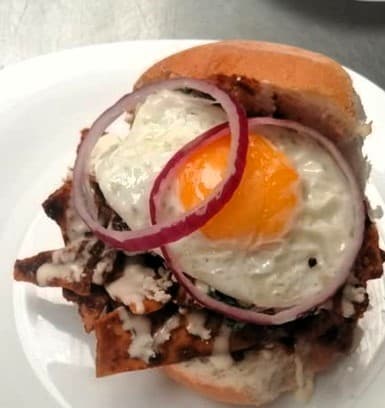 Torta de Chilaquiles