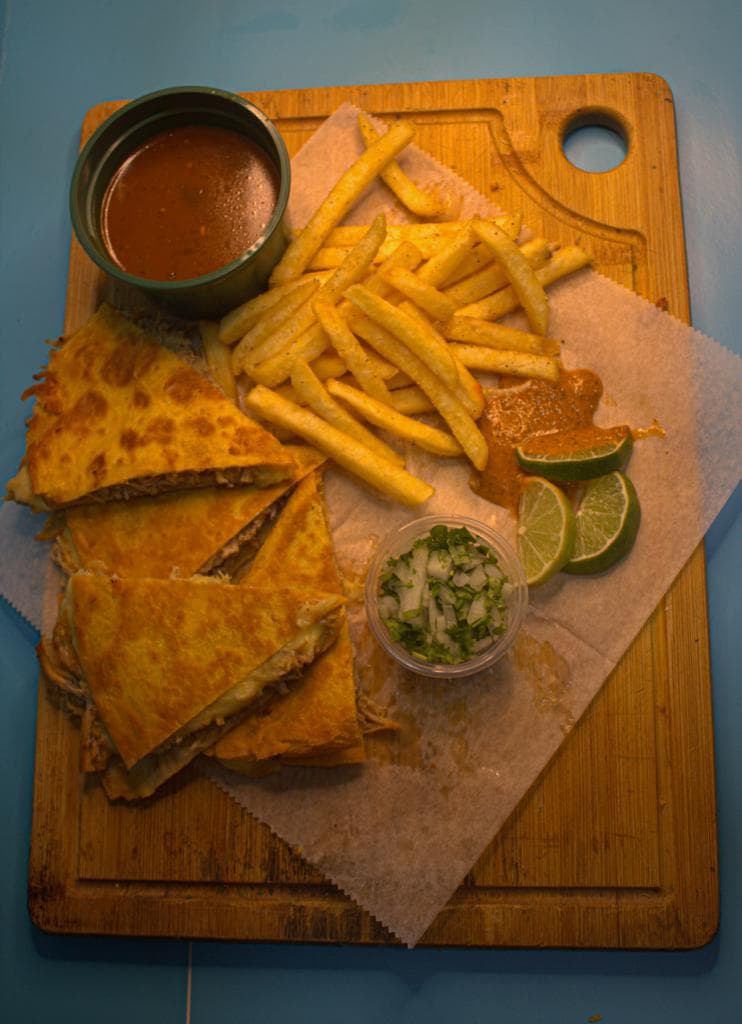 Combo 4 (Quesabirria + Papas)