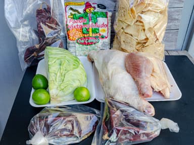 COMBO POZOLE POLLO