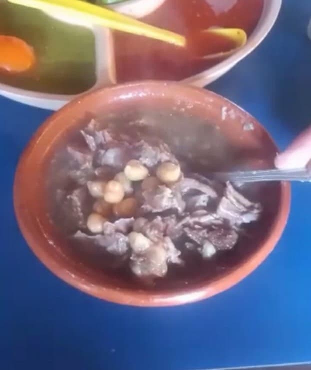 Plato grande de barbacoa de borrego