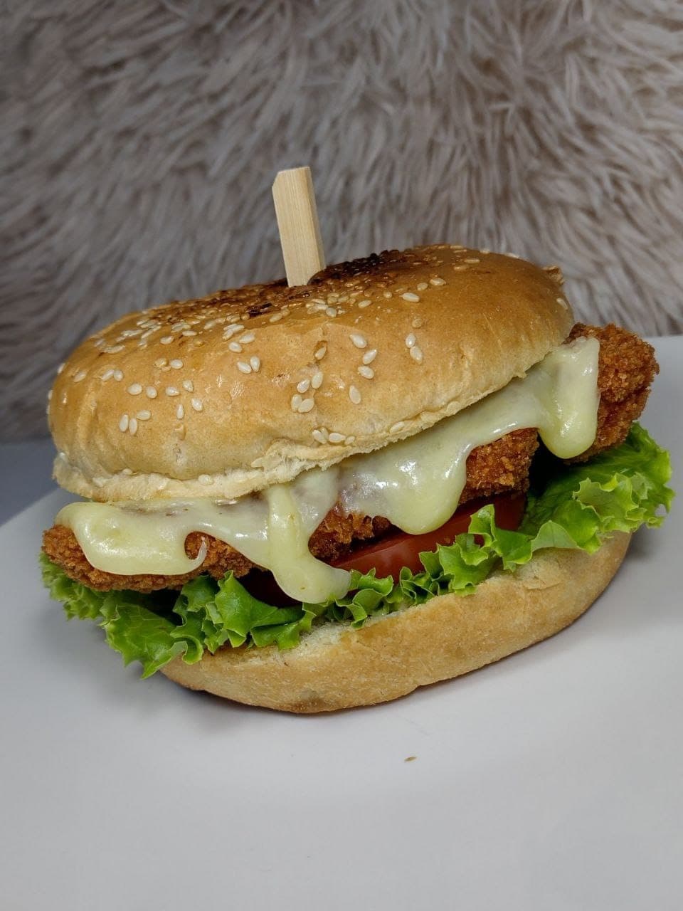 Hamburguesa Pechuga Crunch + Papas