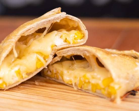 Empanada de Choclo con Queso