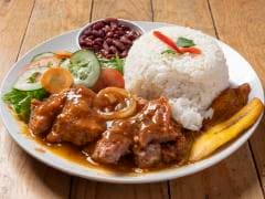 Casado Con Carne En Salsa + Refresco del día