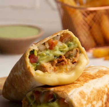 Burrito Chicken Guadalupe + Papas