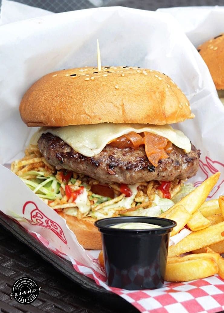 Combo-Hamburguesa Contigo +  Papas + Gaseosa Mini