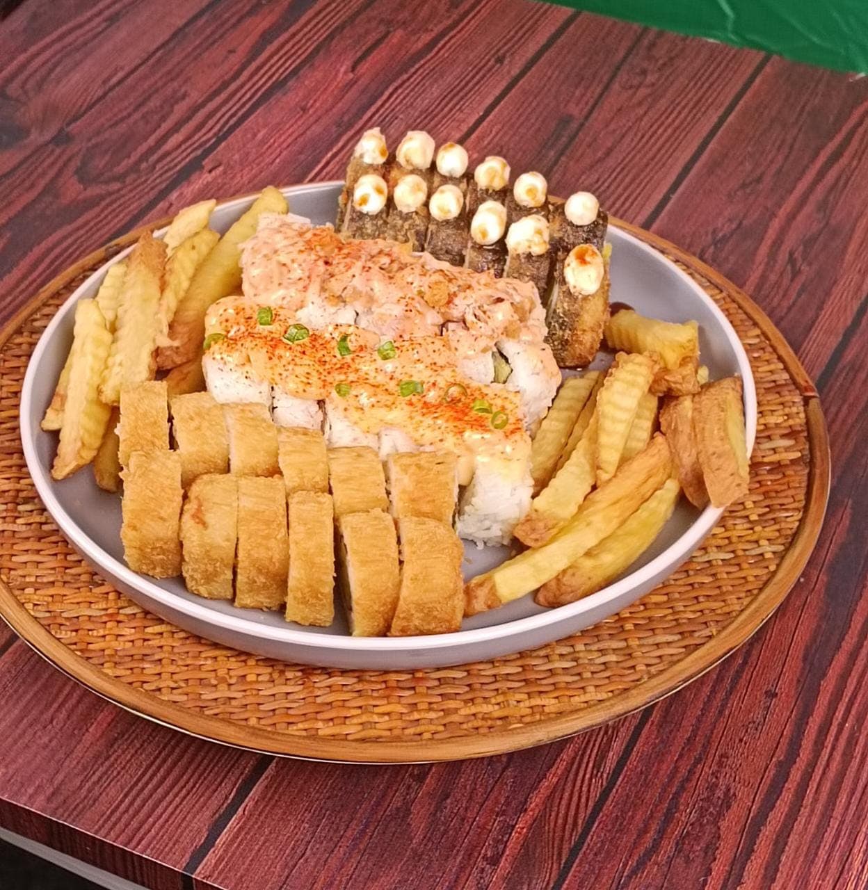 Box 40 Makis más 2 Gaseosas