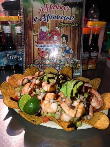 Tostitos con Todos Los Mariscos