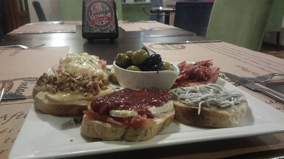 Variedad de 6 Tostas