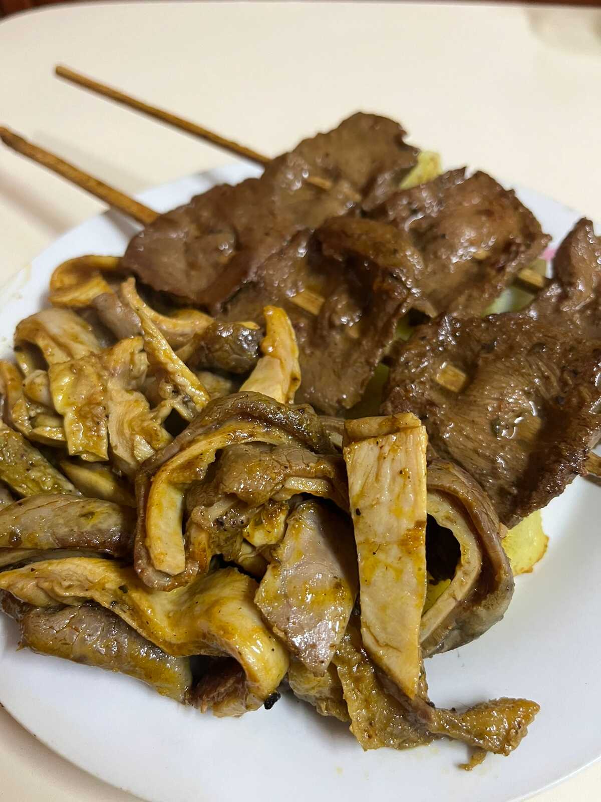 2 Palitos de Anticucho, Pancita y Papa