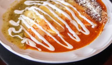 Enchiladas Verdes o Rojas