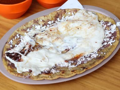 Huarache de Quesillo 30%