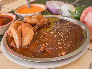 Enchiladas Poblanas con Papas Fritas