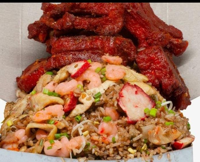 Arroz Chino con Costilla Ahumada + Chop Suey