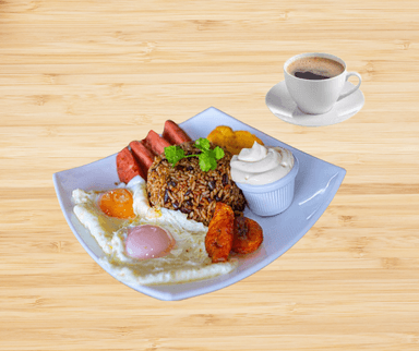 Gallo Pinto, Acompañamiento y Café