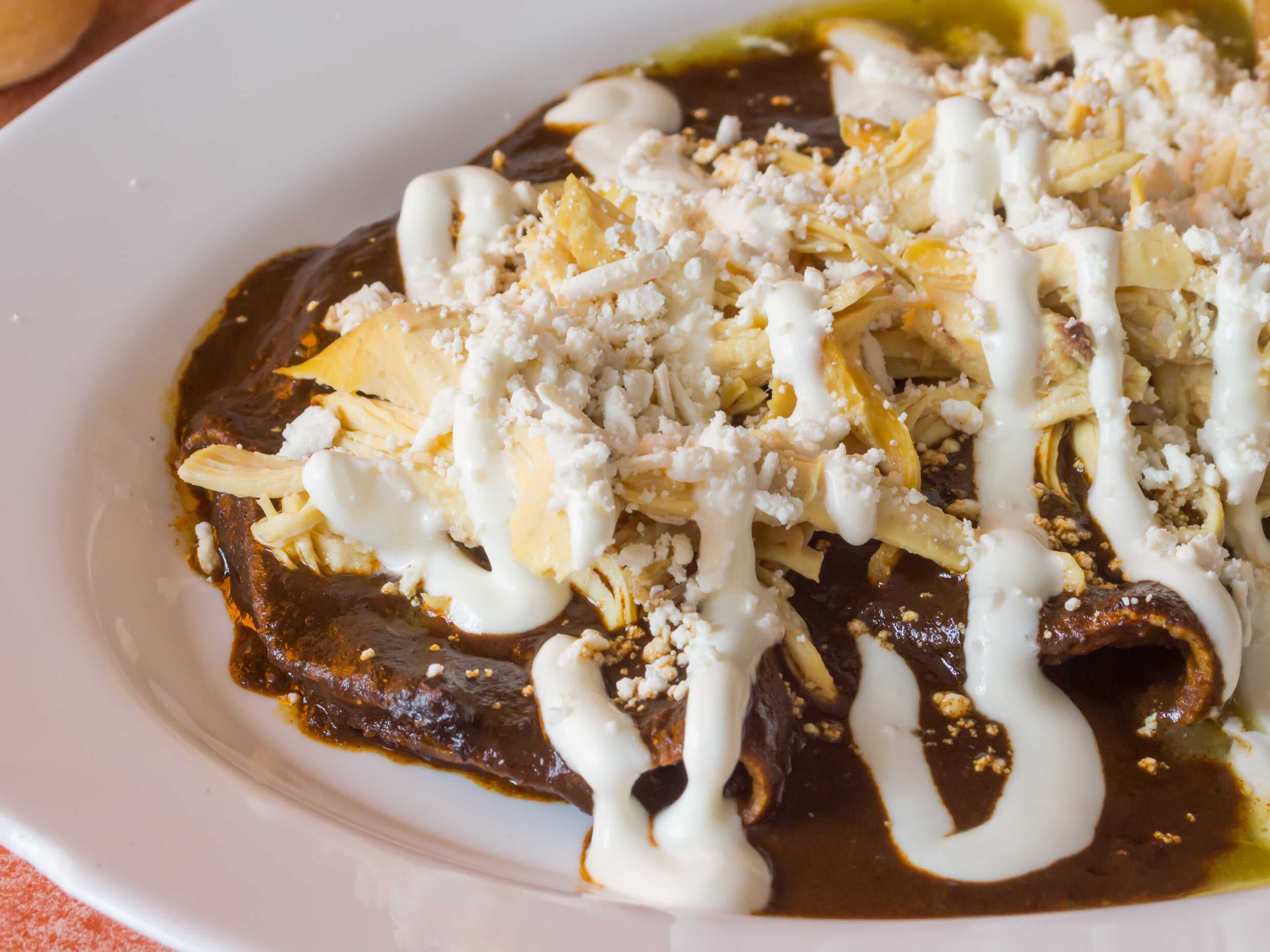 Chilaquiles Verdes con Queso Gratinado