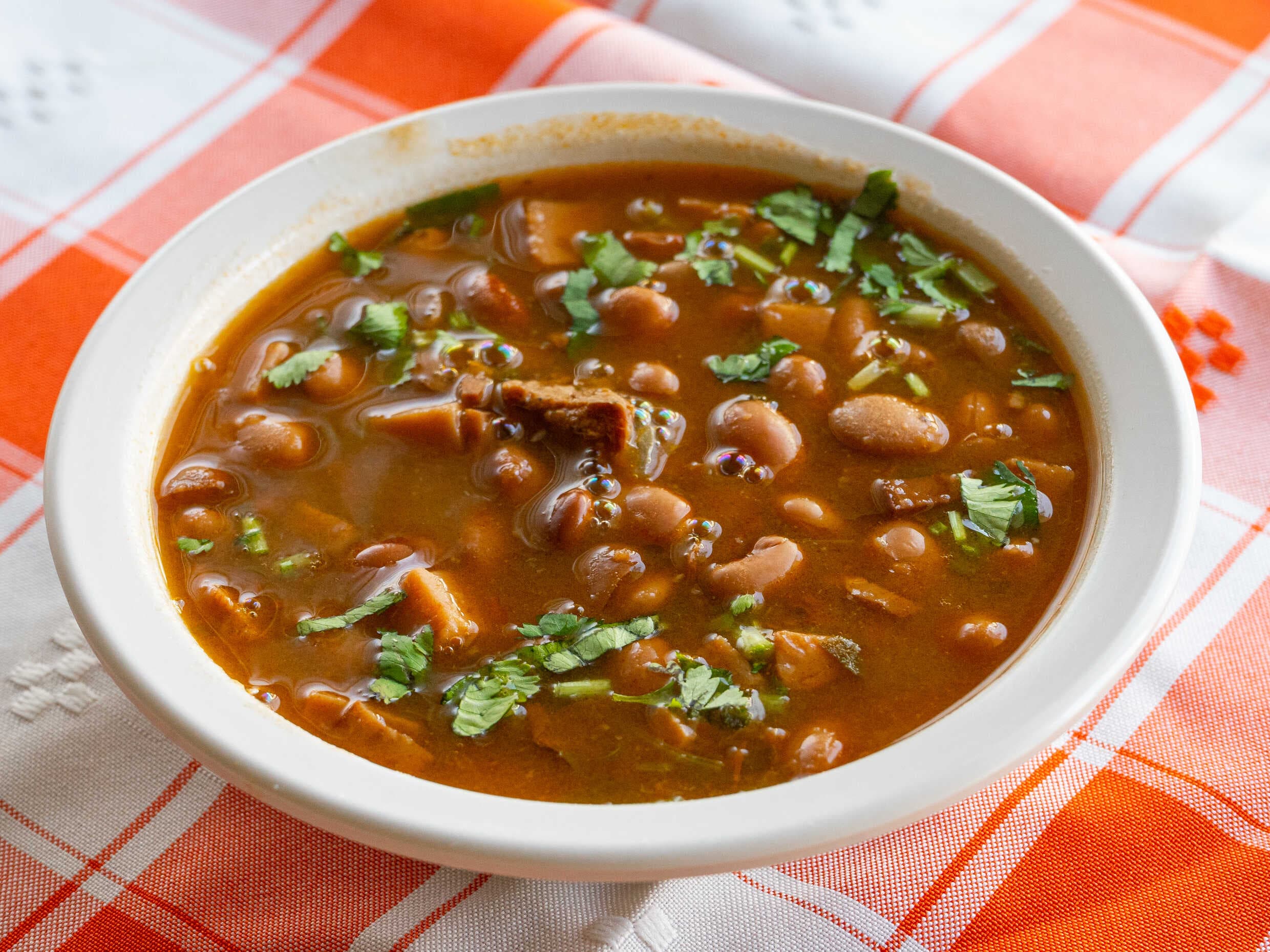 1 Lt. De Frijoles Charros
