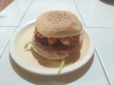 Hamburguesa Especial (Pastor y Queso)