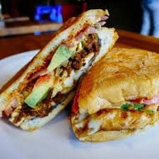 Torta Chorizo con Queso Chica