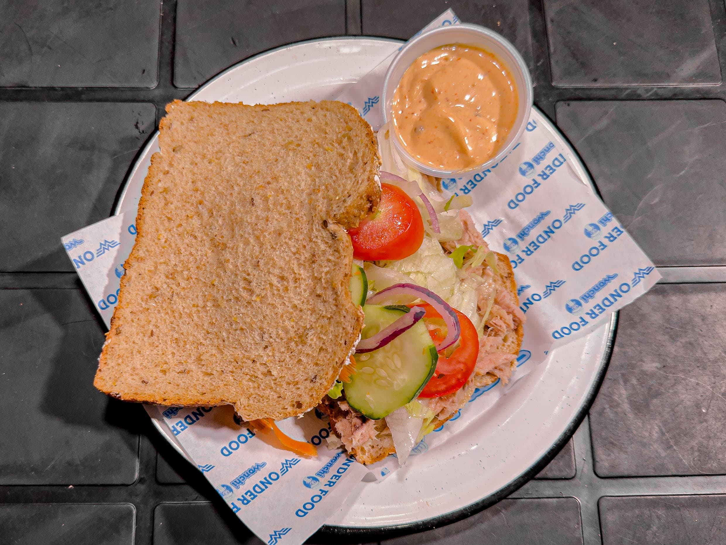 Sandwich de atun