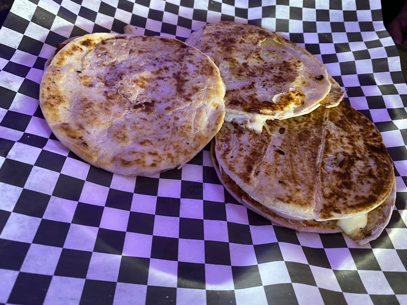 Sincronizadas en tortilla de harina