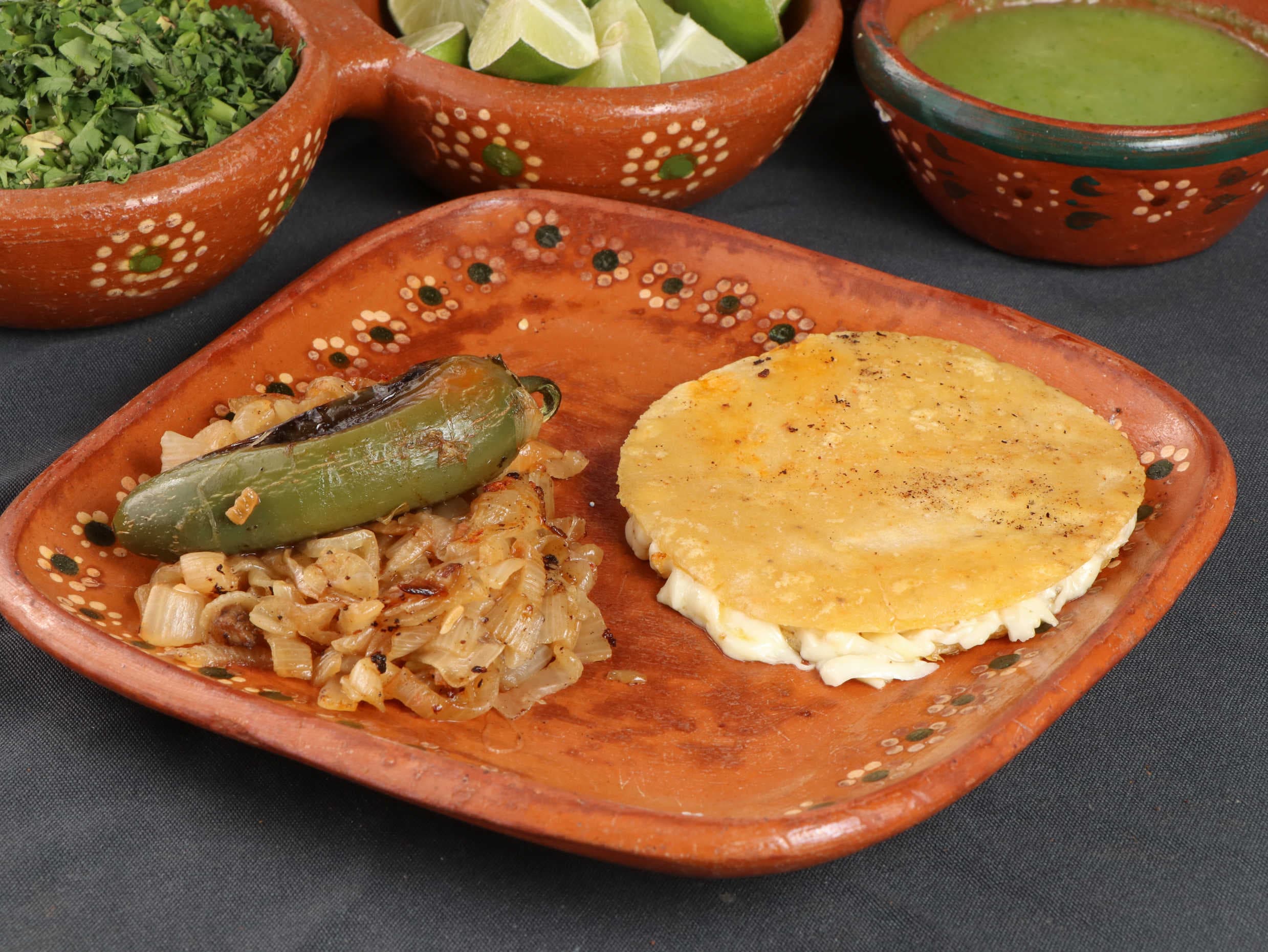 Quesadilla Sencilla Tamaño Botanera