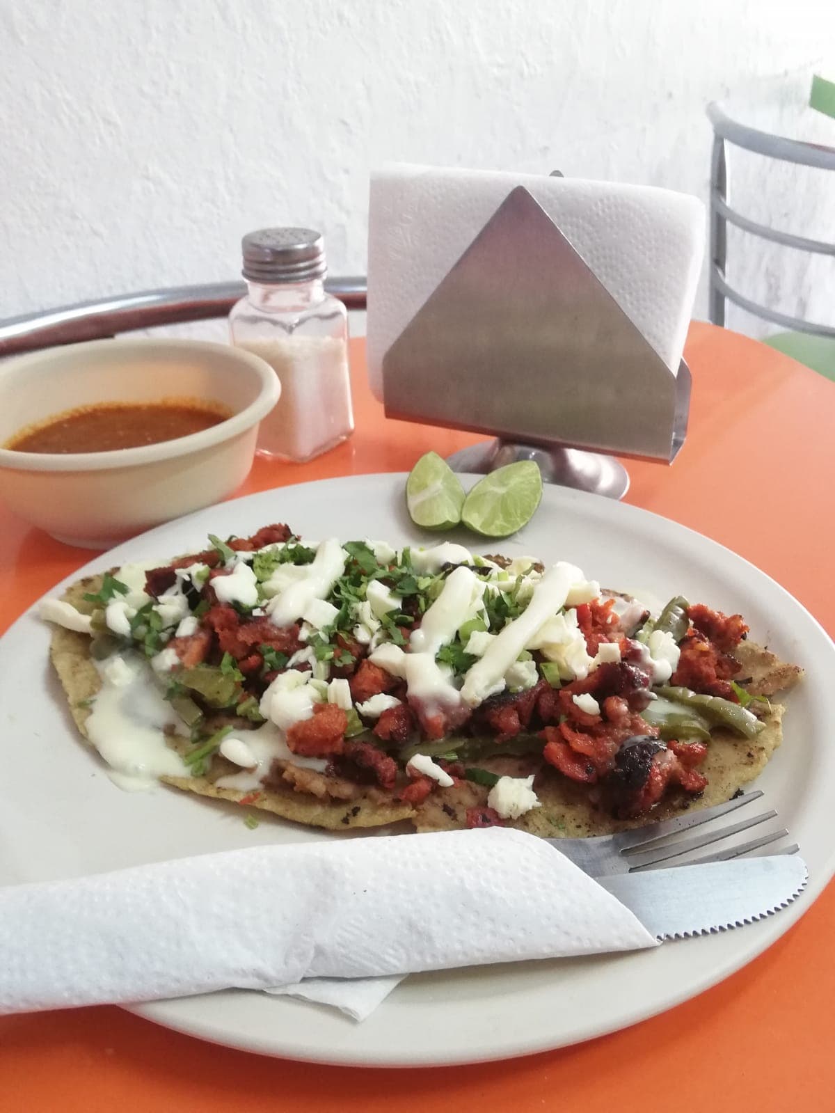 Huarache con longaniza